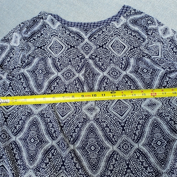 Dalia Blue and White Print Tunic Medium - Picture 13 of 14